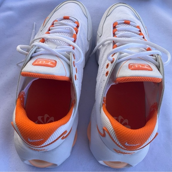 Nike 2023
Air Max TW Next Nature 'Bright Mandarin' - Picture 3 of 7